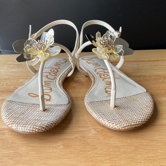 Sam Edelman Cream and Gold Floral Sandals - Picture 2 of 15
